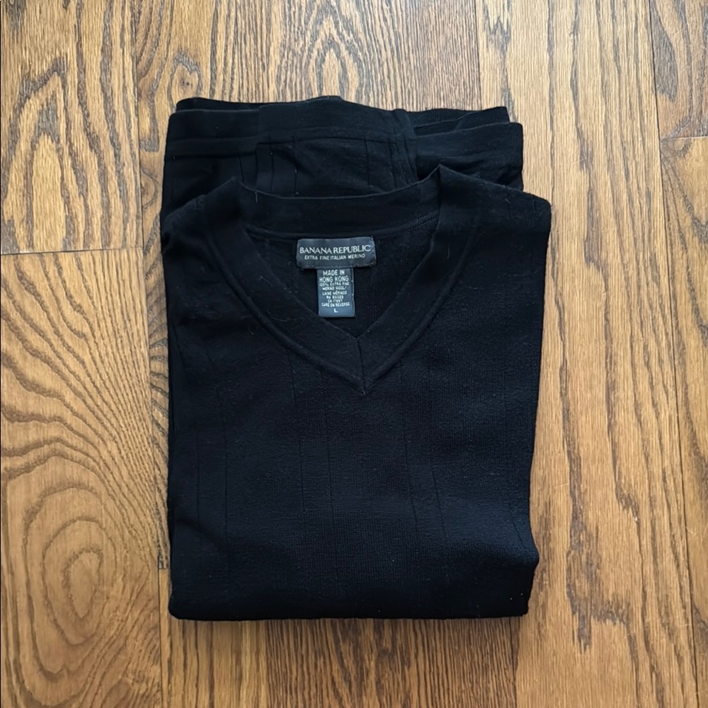 Banana Republic Black V-Neck Extra Fine Italian Merino Wool Sweater